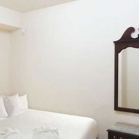 Apartment In The Center Of Yerevan By The Republic Square Exterior foto